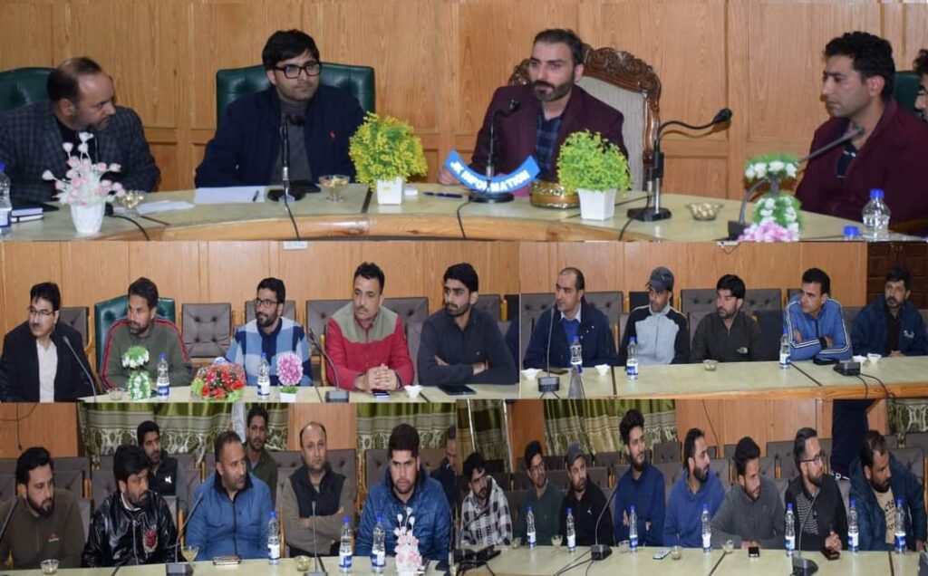 DC Pulwama Dr Basharat Qayoom holds interactive session with Media .